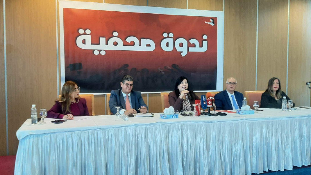 أكدت رفضها لمبادرة "ارحل" .. عبير موسي تهاجم ماكرون وتنتقد سعيد